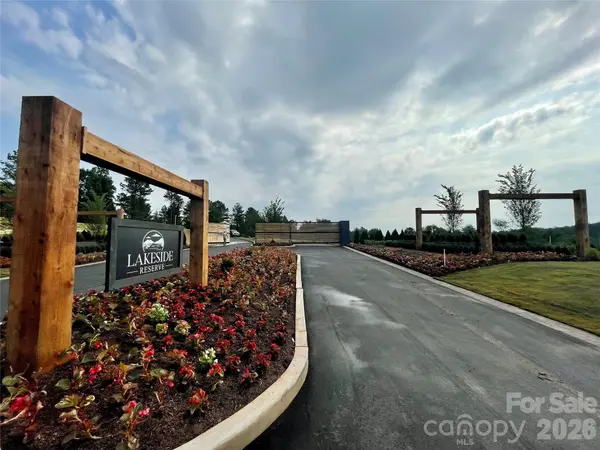 3318 Pyramid Peak TRL #212, Connelly Springs, NC 28612