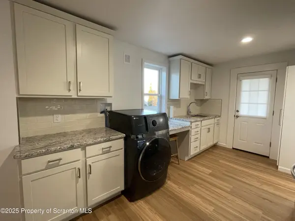 1064 Lincoln ST #Apt. A, Dickson City, PA 18519