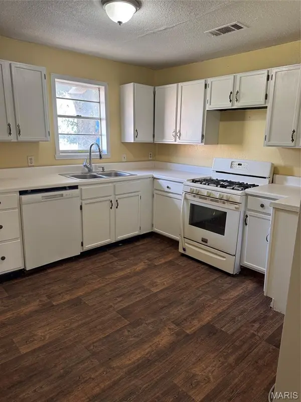 131 South Walnut Street, Steele, MO 63877