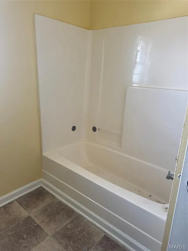 131 South Walnut Street, Steele, MO 63877