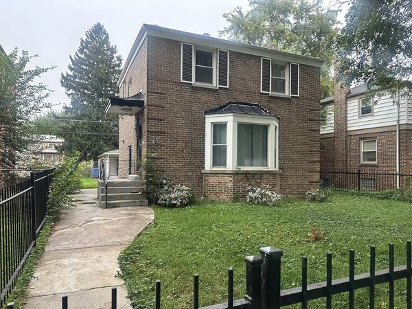 9939 S Paxton AVE, Chicago, IL 60617