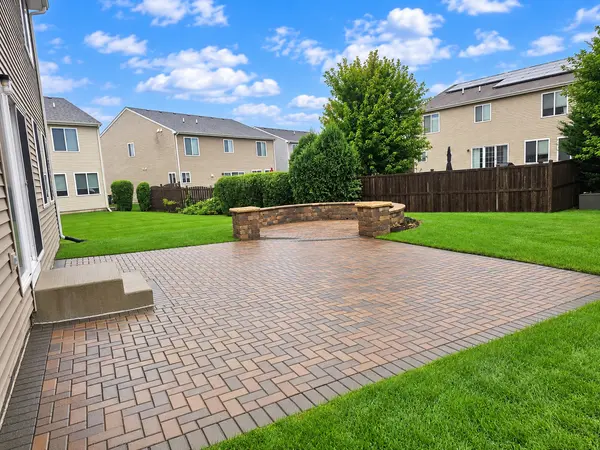 202 Minuet CIR, Volo, IL 60073