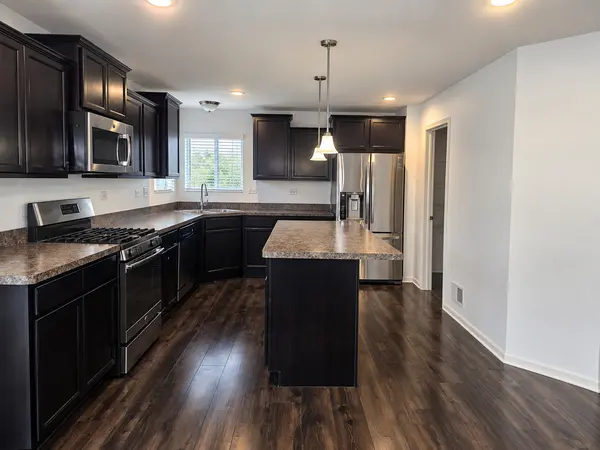 202 Minuet CIR, Volo, IL 60073