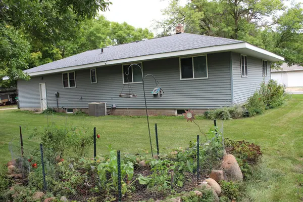 215 1st AVE SE, Melrose, MN 56352
