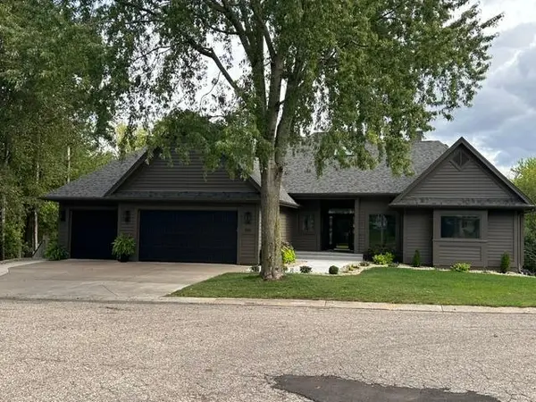 550 Pine Ridge CT, New Richmond, WI 54017