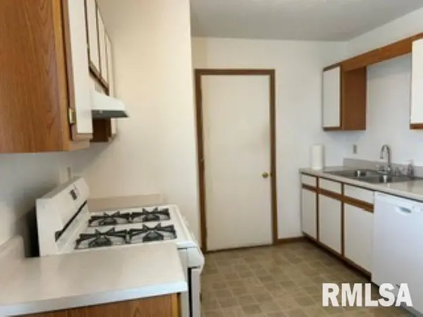2445 Basil DR, Springfield, IL 62707