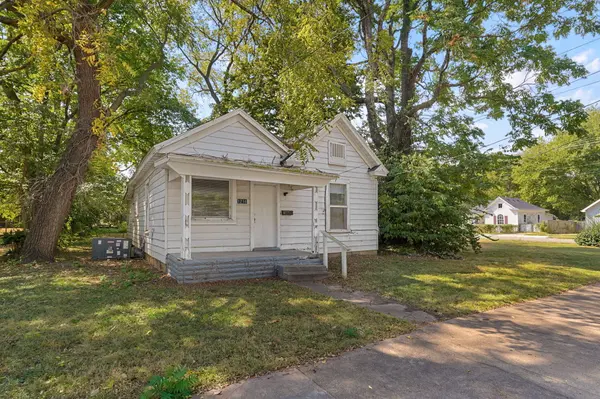 1216 W Harrison ST, Springfield, MO 65806