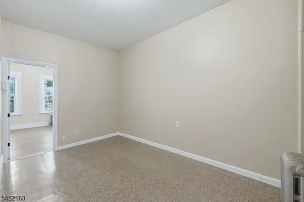 5 Monroe St #5, Passaic City, NJ 07055