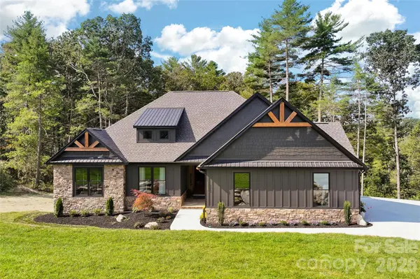 113 Perry PL, Hendersonville, NC 28739