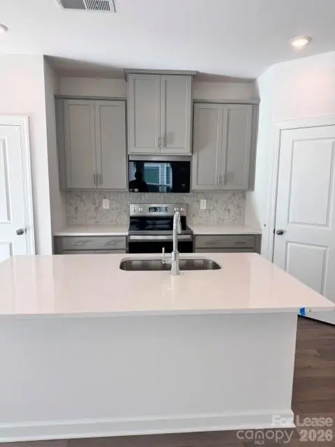 9033 Foggy Brook LOOP, Charlotte, NC 28216