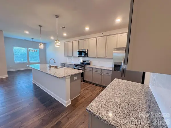 1038 Mapletree LN, Indian Trail, NC 28079