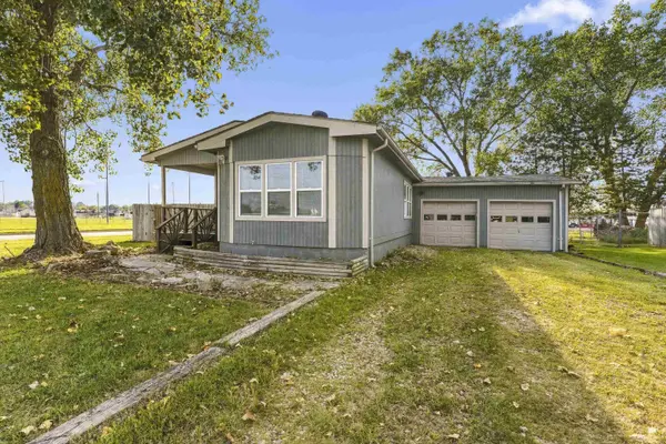 2801 Nelson LNDG, Manhattan, KS 66502