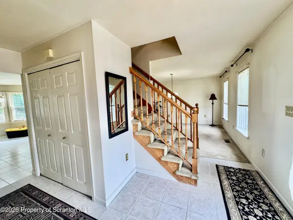 618 Hill ST, Mayfield, PA 18433