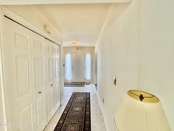 618 Hill ST, Mayfield, PA 18433