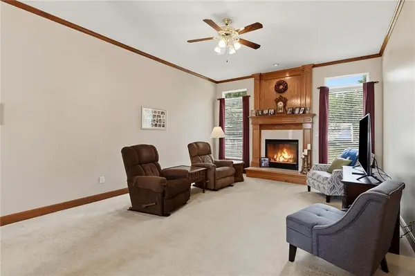 1513 NE Craigievar DR, Blue Springs, MO 64014
