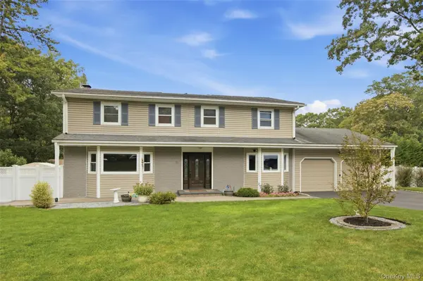 6 Stuyvesant CIR, East Setauket, NY 11733
