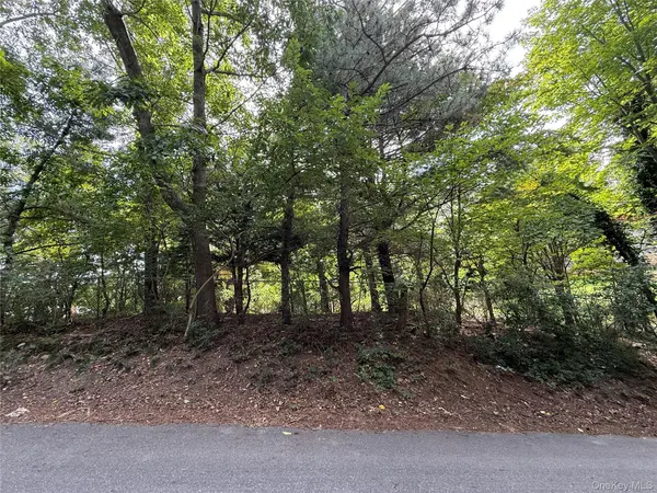 VL Overhill RD, Rocky Point, NY 11778