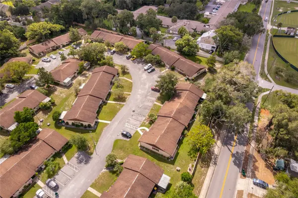 6 VILLA VILLAR CT #60, Deland, FL 32724