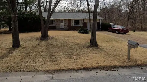 444 Essen LN, Ballwin, MO 63021