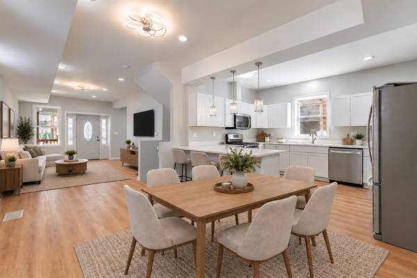 4821 W Hirsch ST, Chicago, IL 60651