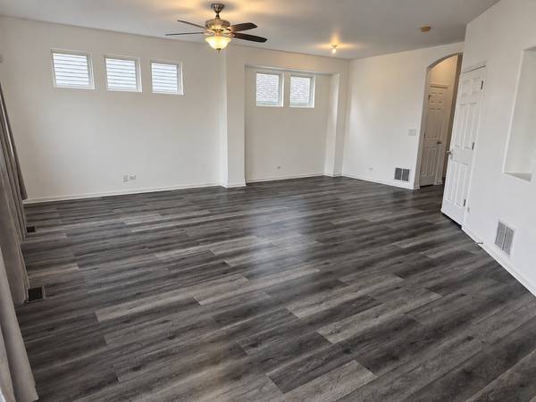 176 S Cornerstone DR, Volo, IL 60020