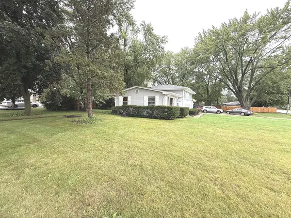 955 Silver Lake RD, Cary, IL 60013