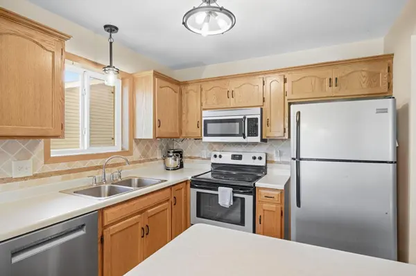 964 7th AVE NW, Hutchinson, MN 55350