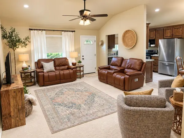 1751 Kelley DR, Clinton, OK 73601