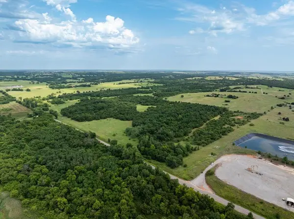 N e1410 RD, Chickasha, OK 73017
