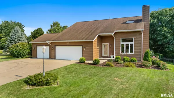 610 BAYSIDE CIR, Germantown Hills, IL 61548