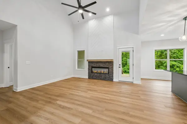 353 Young Lane, Pleasant View, TN 37146
