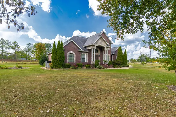 138 Longwood Dr, Shelbyville, TN 37160