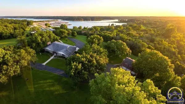 6257 West Lake RD, Ozawkie, KS 66070