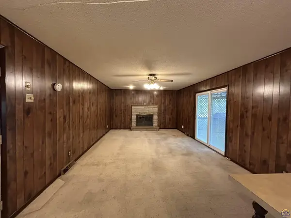 426 Comanche Dr, Holton, KS 66436