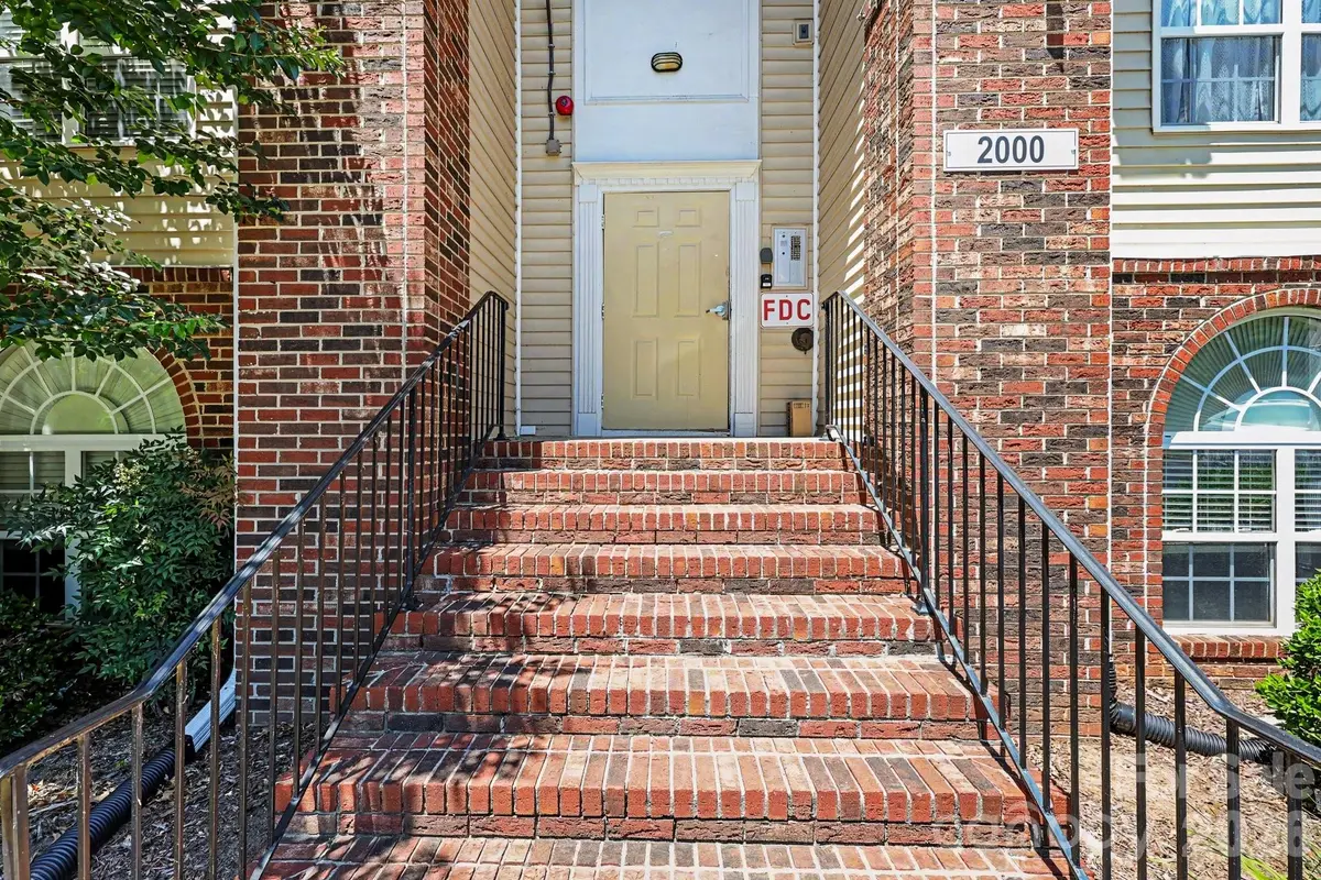 2012 Salem Bluff DR #812, Winston Salem, NC 27127