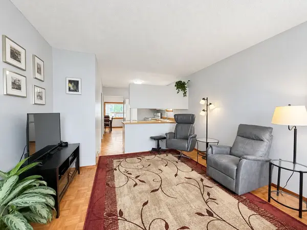 27 Algonquin AVE N, Thunder Bay, ON P7A 6E2