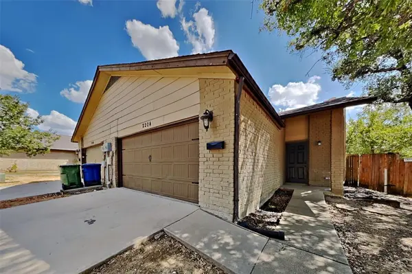 2204 Heritage Circle, Carrollton, TX 75006