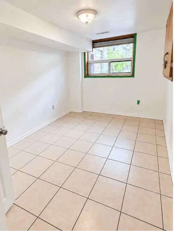 97 Oak Park AVE #Lower, Toronto E03, ON M4C 4M6