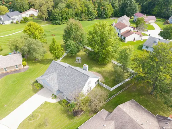 8915 Sunburst LN, Fort Wayne, IN 46804