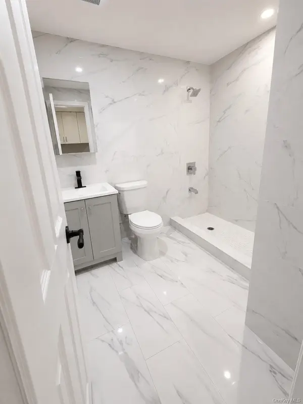 2040 Washington AVE, Bronx, NY 10457