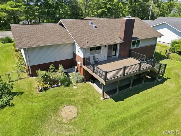 738 Henry AVE, Ballwin, MO 63011