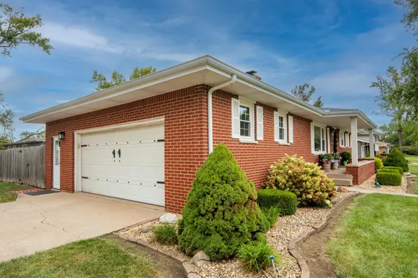 1998 Pleasant Meadows ST, Portage, IN 46368