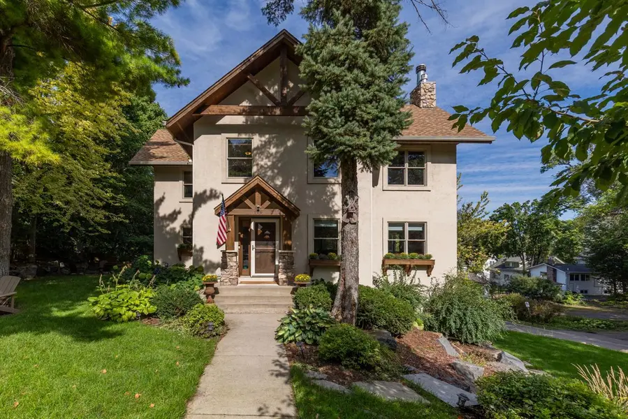 126 Courtland ST, Excelsior, MN 55331
