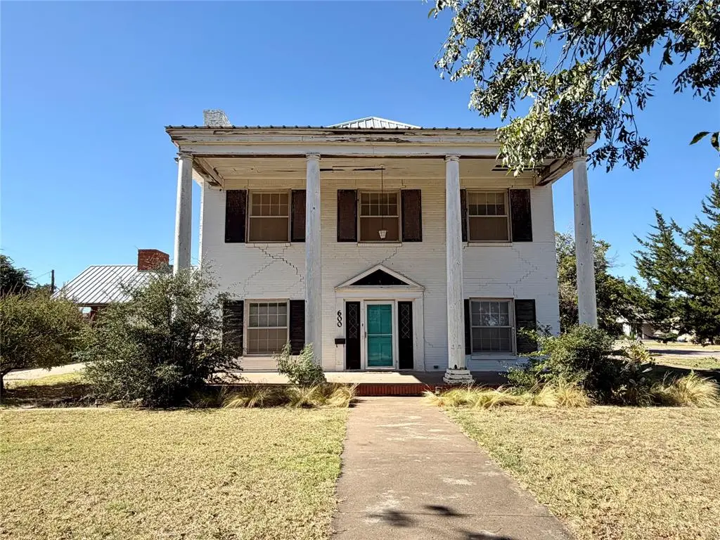 600 Mercer Street, Quanah, TX 79252