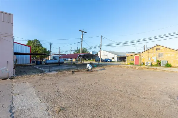 131 E 4th Street, Baird, TX 79504
