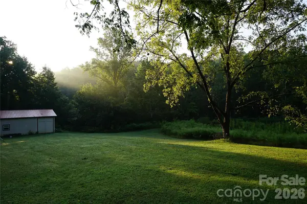 1239 W McGuinn RD, Mill Spring, NC 28756