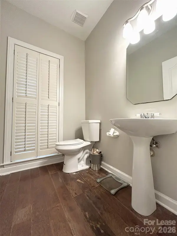 733 Meadow Lake DR, Matthews, NC 28105