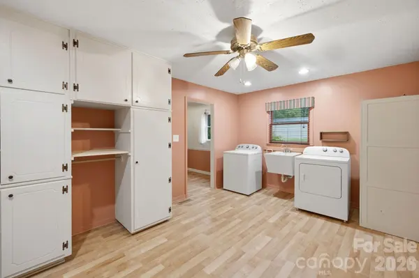 1536 Nottingham DR, Newton, NC 28658
