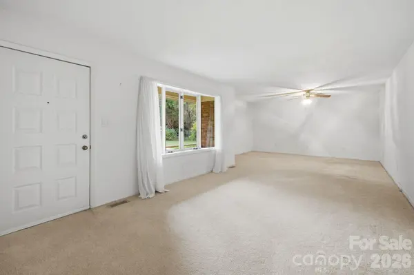 1536 Nottingham DR, Newton, NC 28658