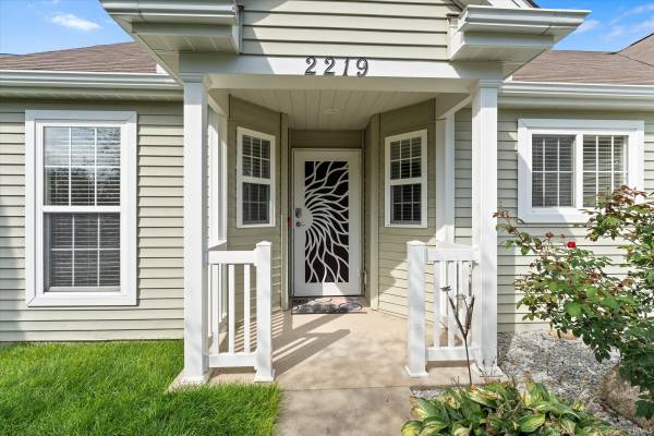 2219 Basin ST, South Bend, IN 46614